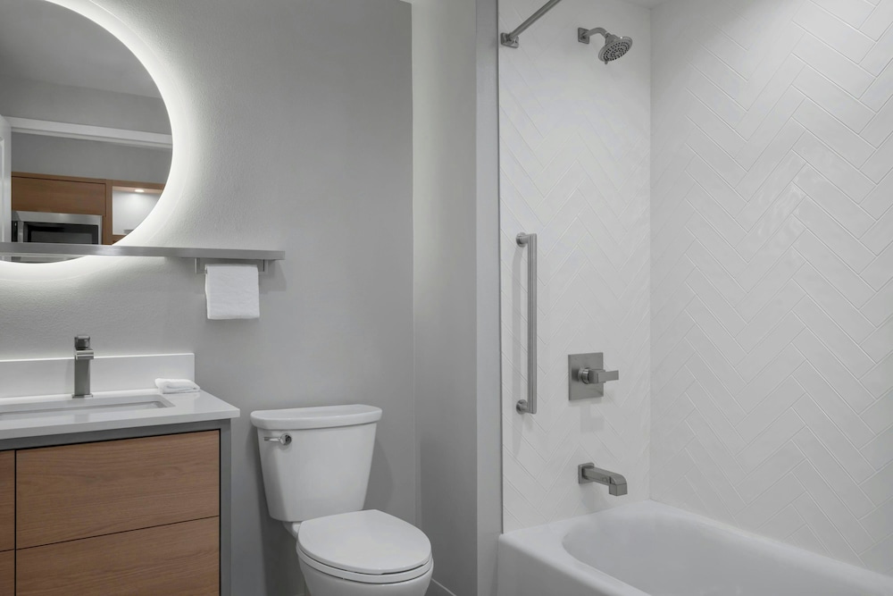 TownePlace Suites By Marriott Midwest City 32/40