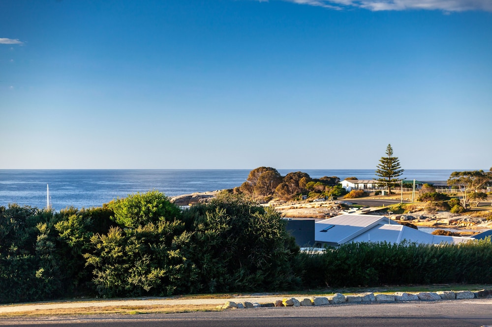 Beachfront Bicheno 39/50
