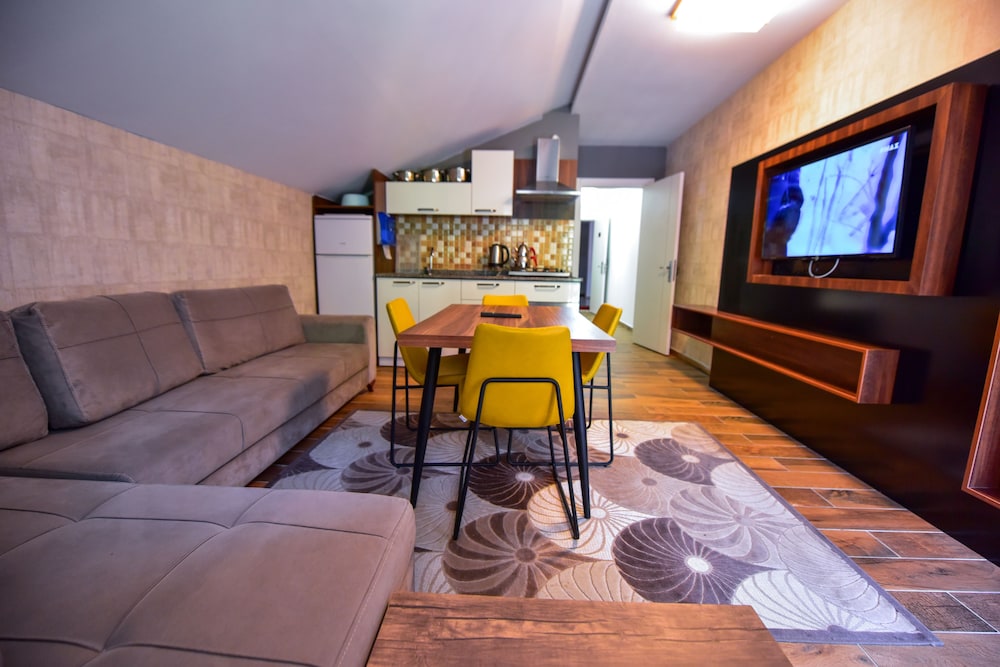 Hirande Hotel 30/50