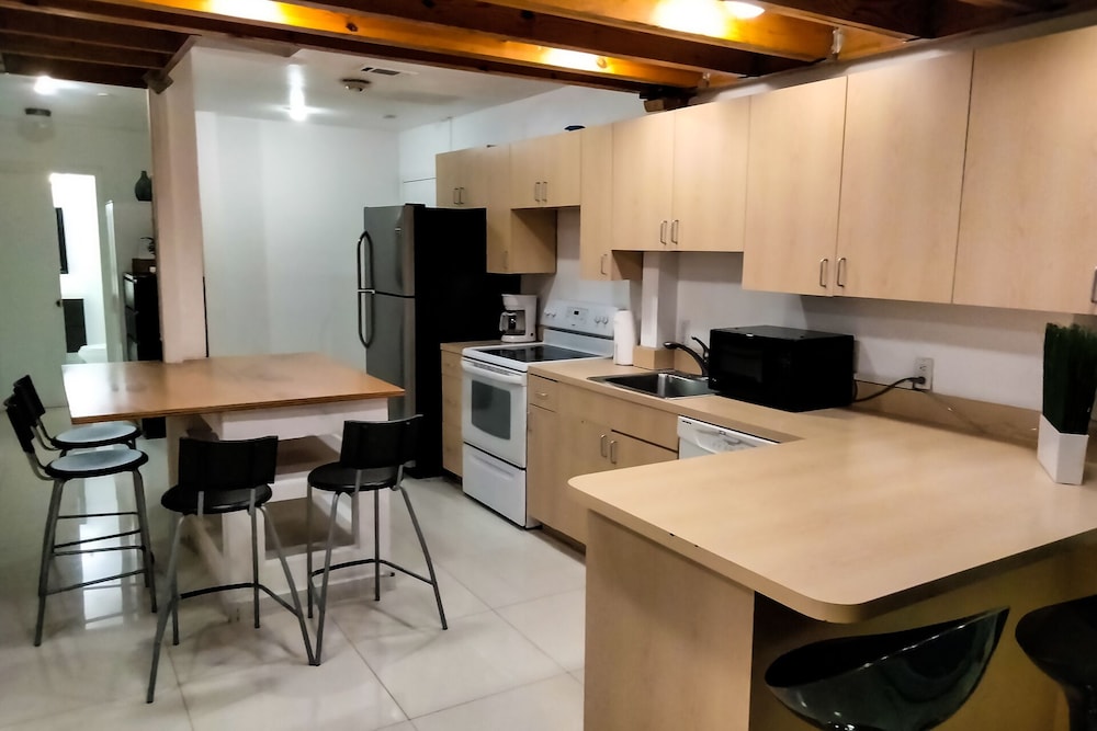 Castle Beach Suites By Miarentals 48/70