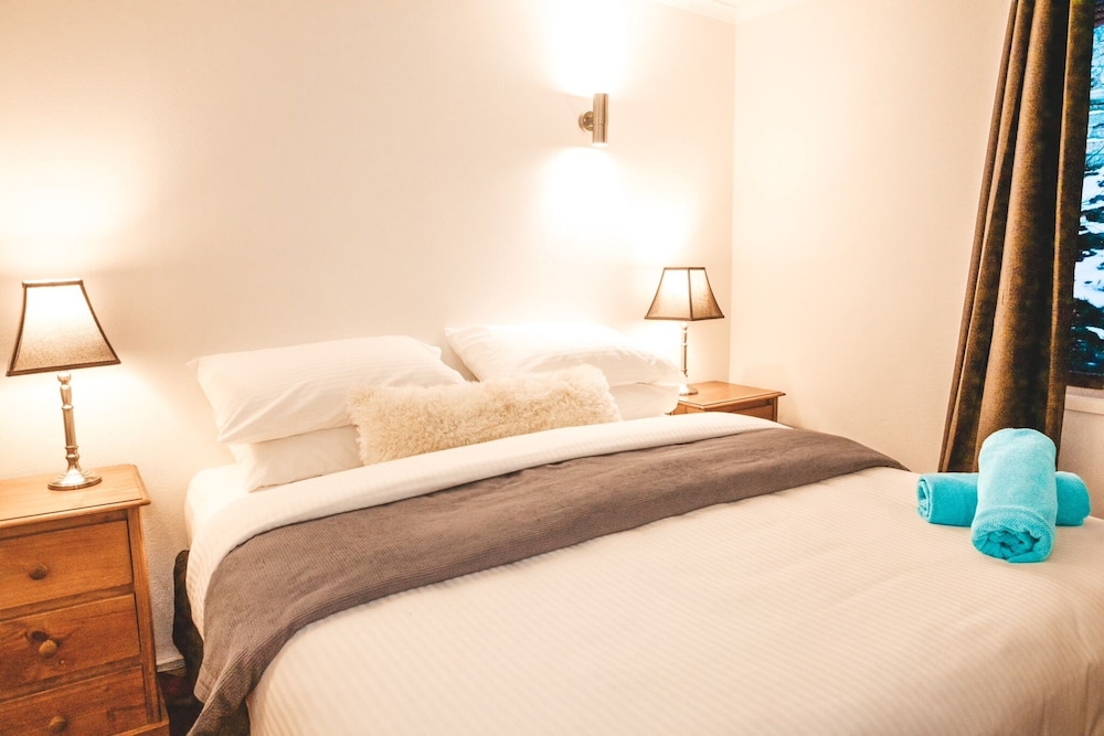 Grand, Summit, Suite, 2 King Beds, 3 Beds
