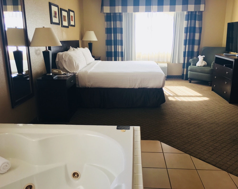 Holiday Inn Express Fallon 19/81
