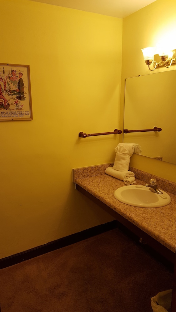 The Mountaineer Inn 22/22