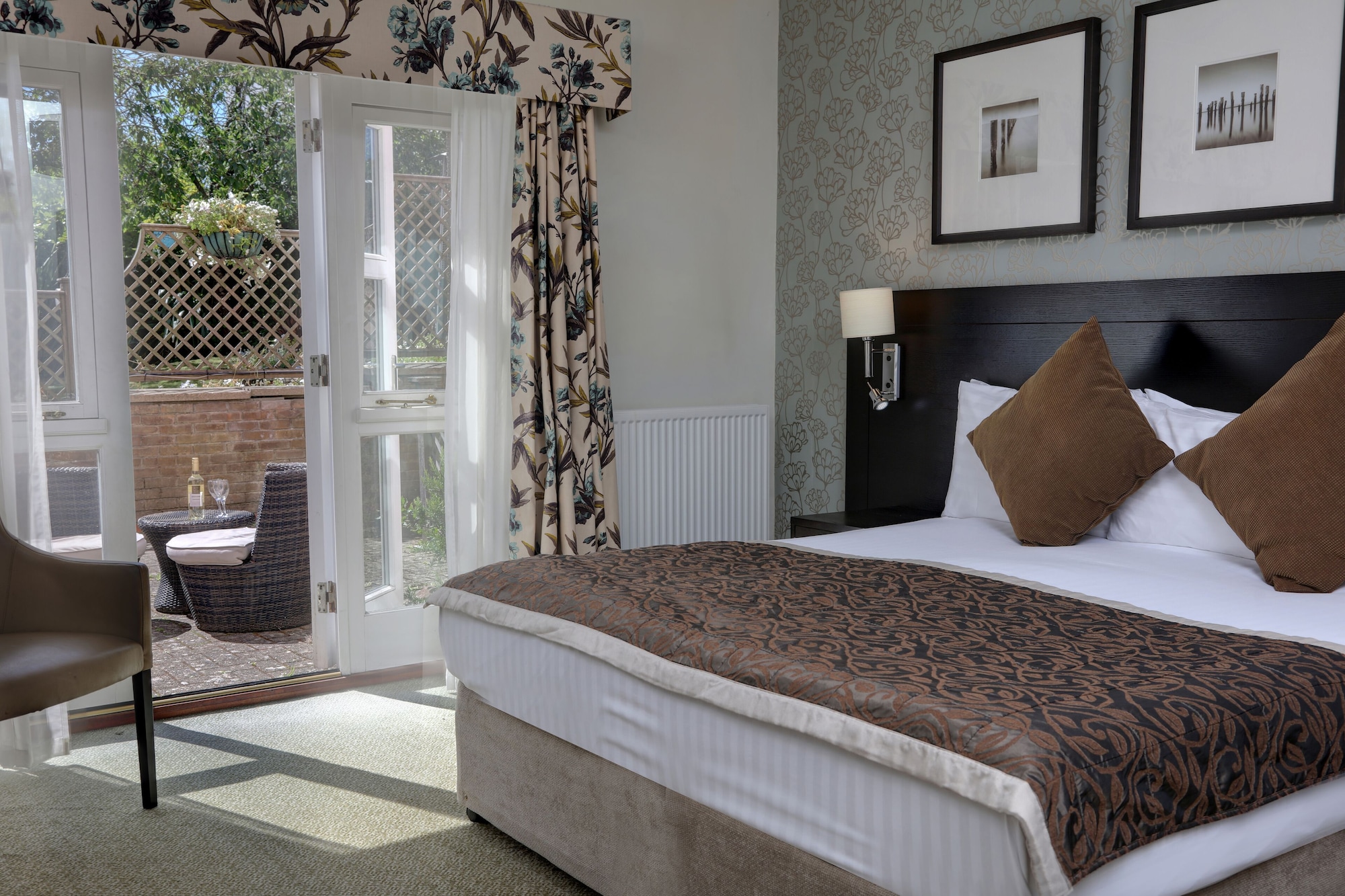 DELUXE, DOUBLE BED, ACCESSIBLE