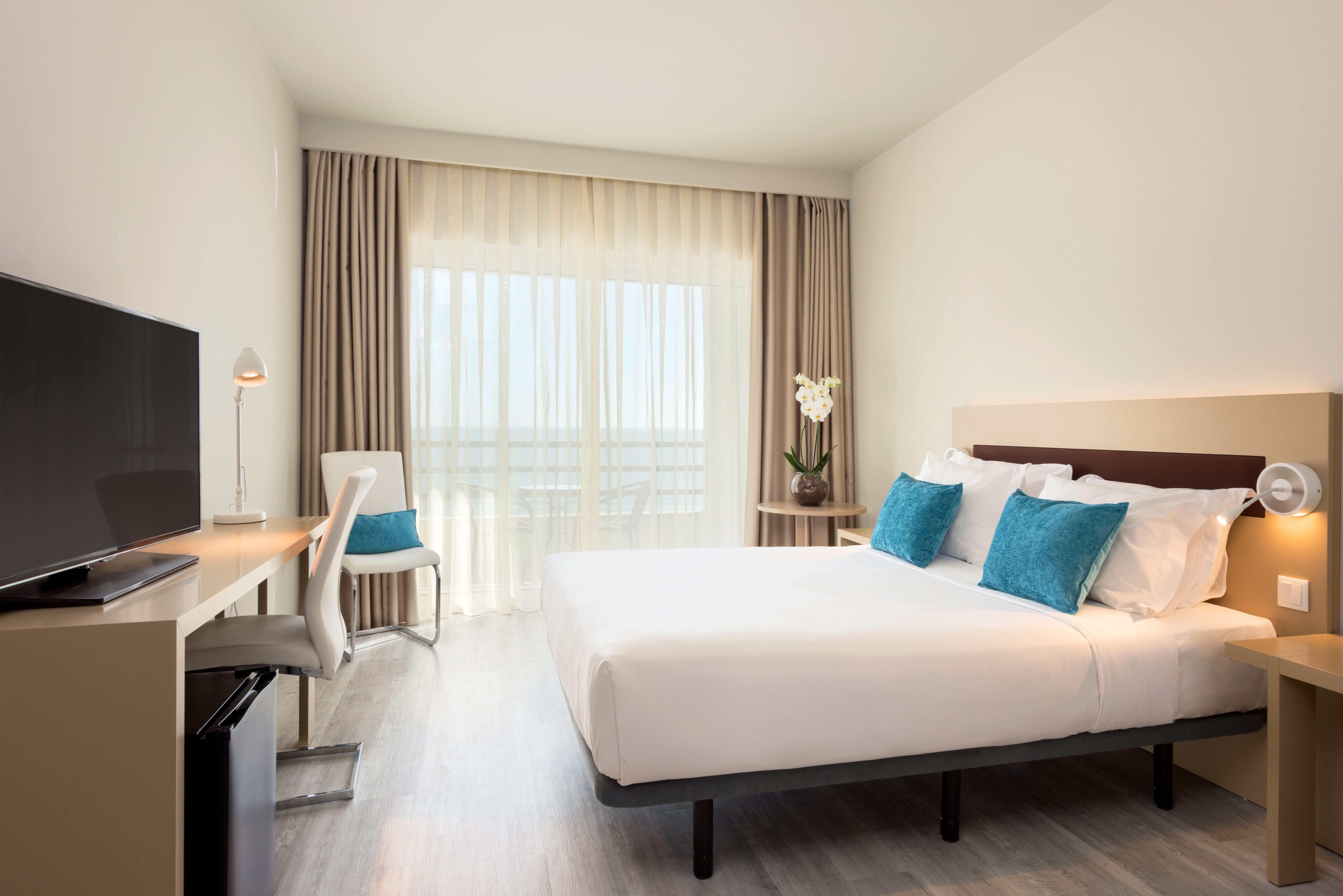 Deluxe Room Land View Twin