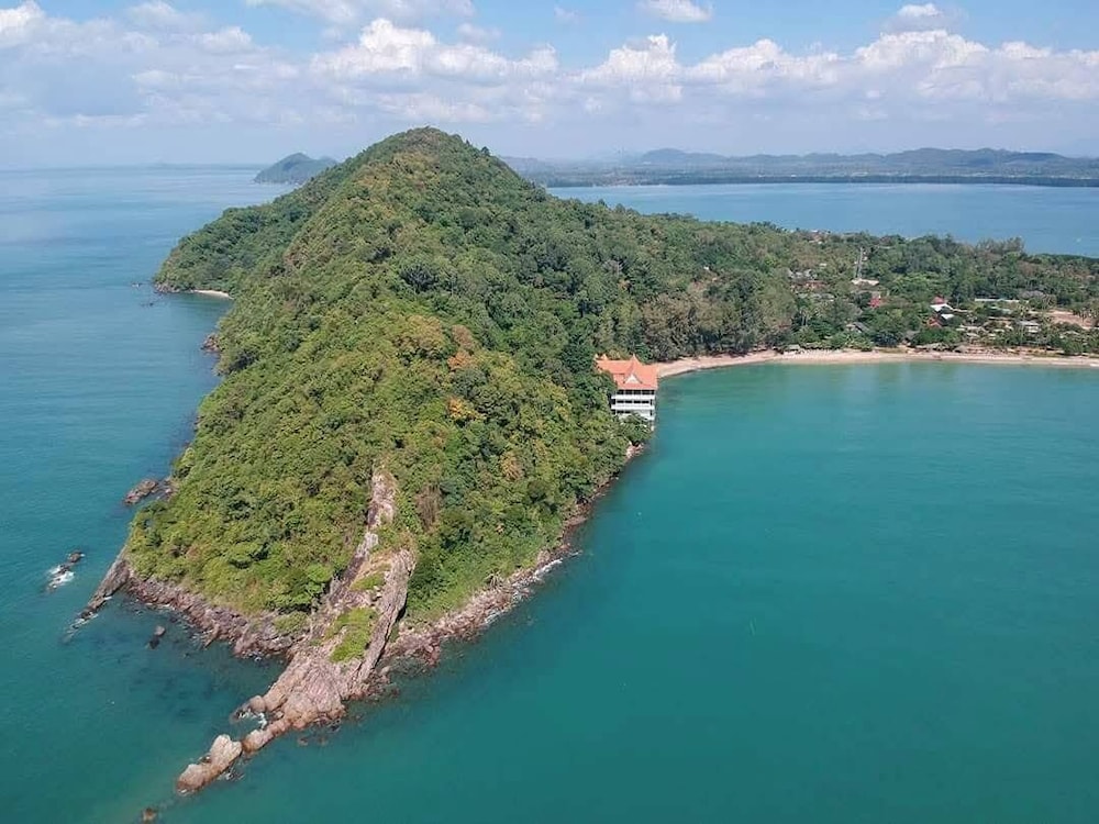 Jungle Bay Resort 23/42