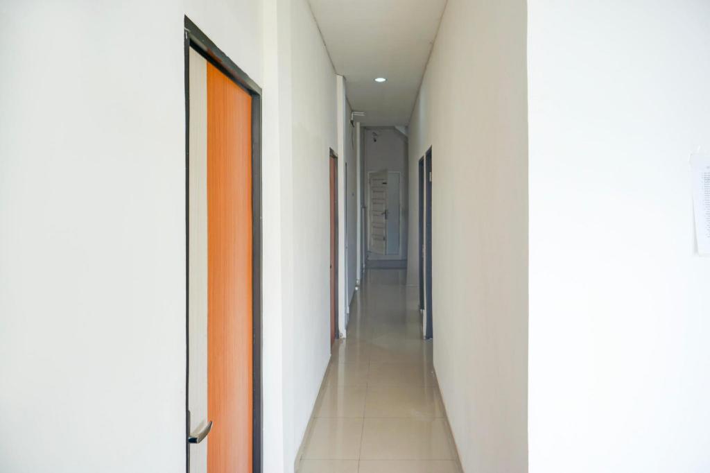 Hotel O Ilir Timur I Near Rsud Siti Fatimah Az-Zahra Formerly Lumendiva Suite 34/44