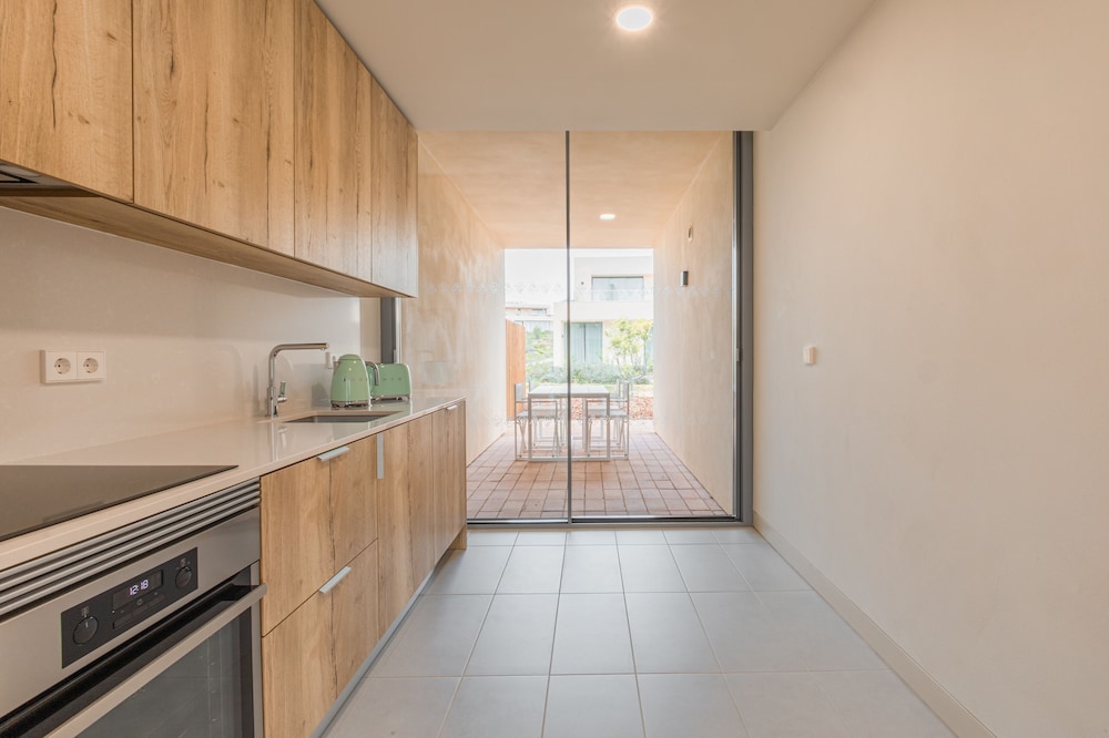 White Shell Beach Villas 50/50