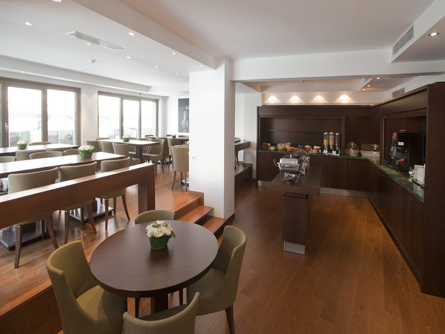 Plaka Hotel 32/38