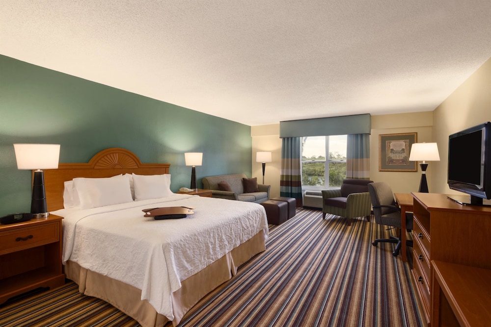 Hampton Inn & Suites Venice Bayside South Sarasota 17/36