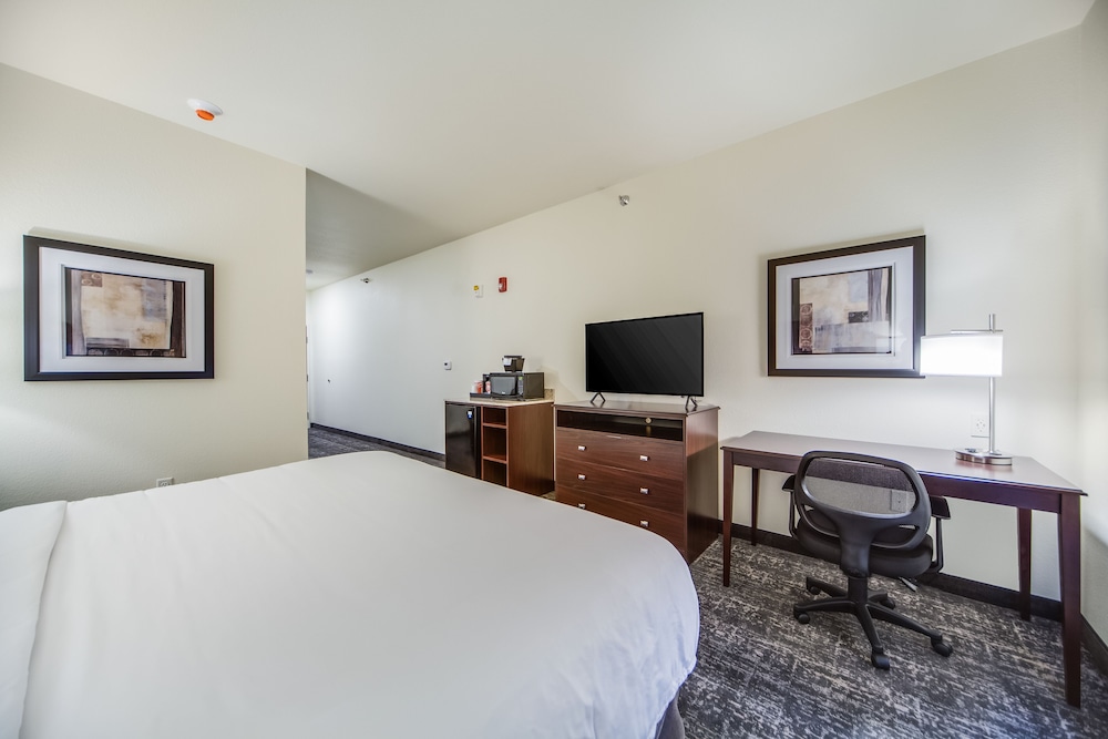 Cobblestone Hotel & Suites - Cozad 20/45