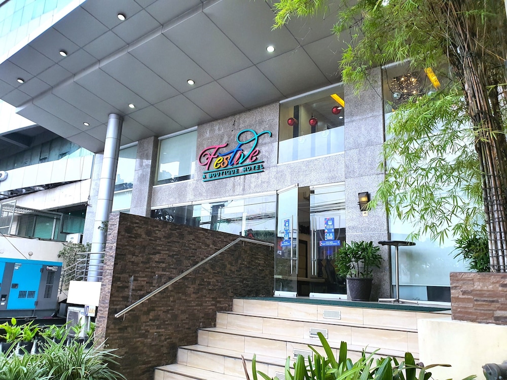 Festive Hotel Makati in MAKATI