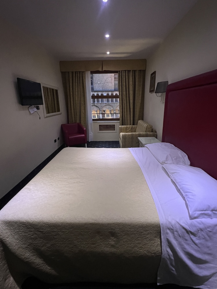 Torre Della Vittoria Hotel 6/50