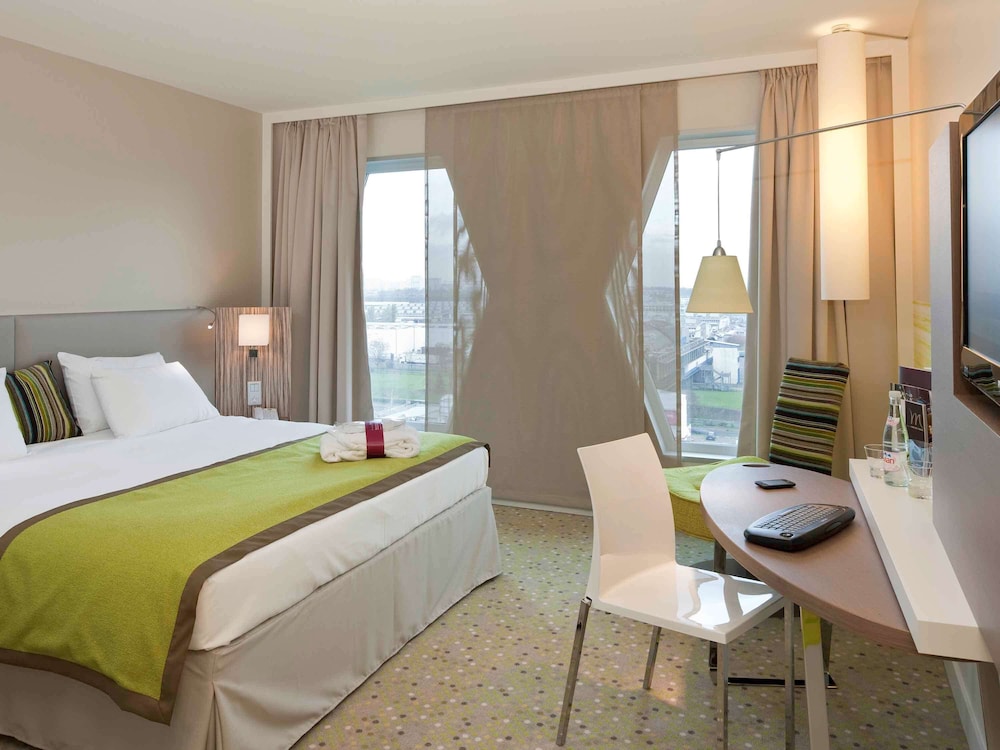 MERCURE PARIS ORLY RUNGIS 25/71