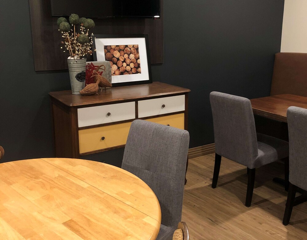 Villa Inn and Suites, SureStay Collection By Best Western 41/54