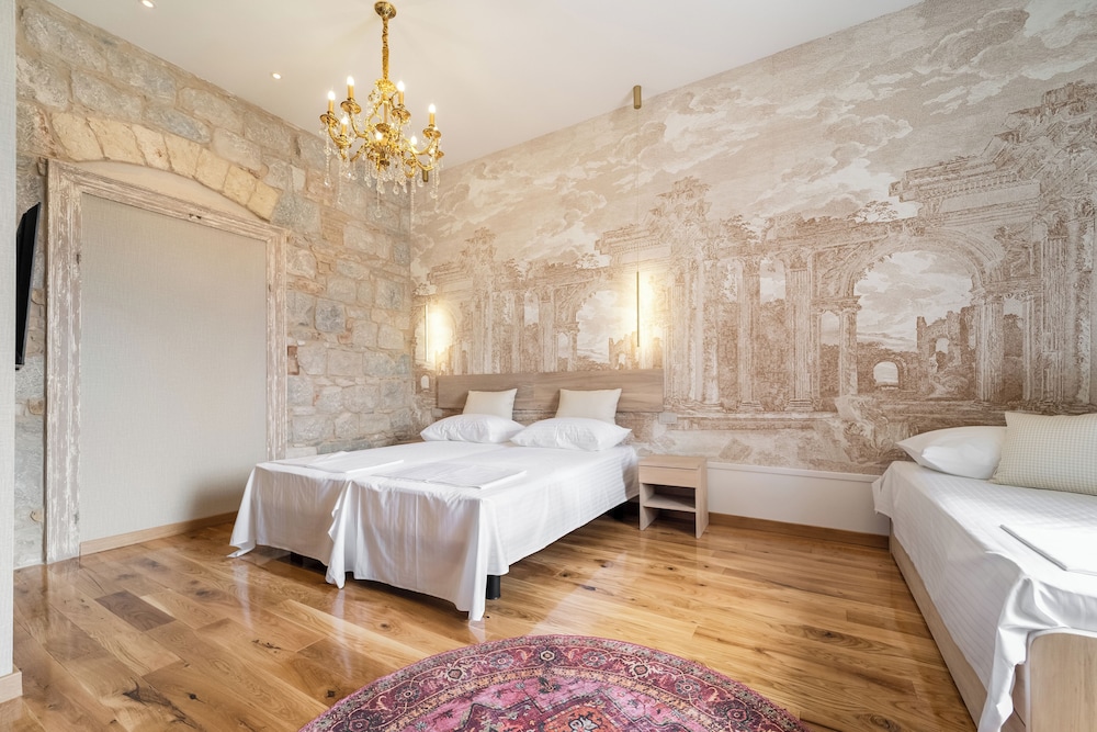 Tifani Luxury Rooms 37/50