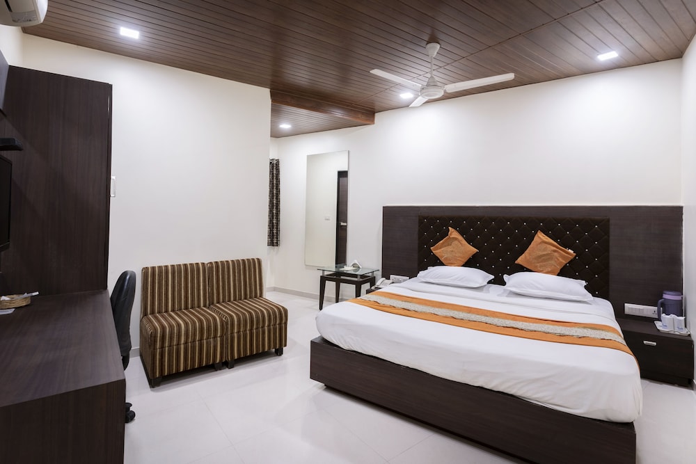 Hotel Ashish 9/39