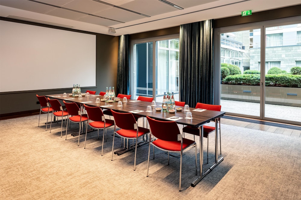 Radisson Blu Media Harbour Hotel Dusseldorf 58/68