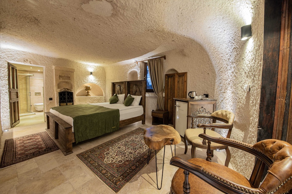 Ages In Cappadocia 30/50