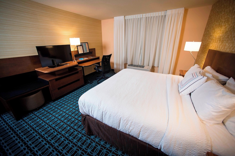 FAIRFIELD INN & SUITES CINCINNATI UPTOWN/UNIVERSITY AREA 14/50