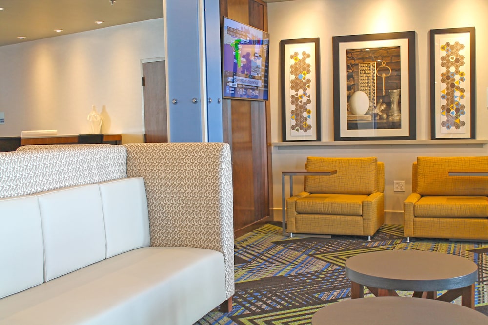 Holiday Inn Express Suites St Louis South I 55 6/52