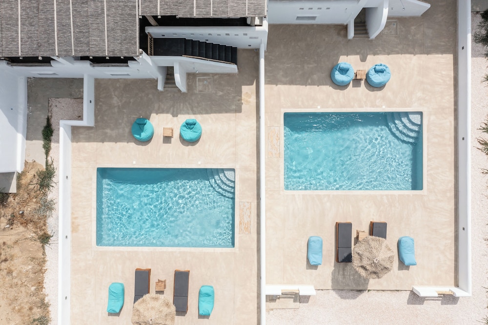 White Cocoon Exclusive villas 44/68