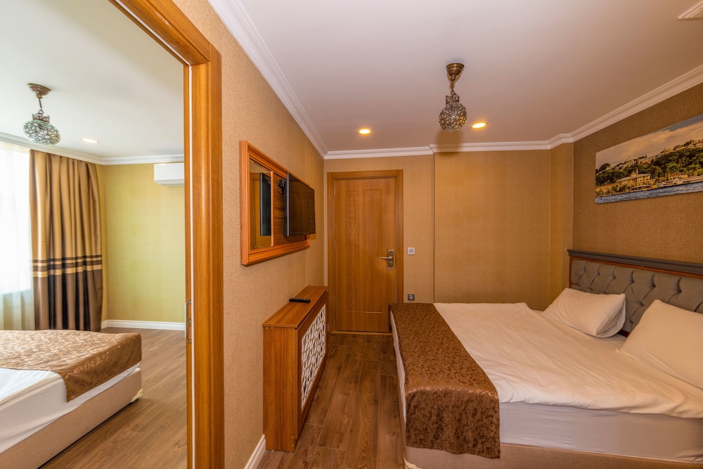 Golden Sand Hotel 18/35