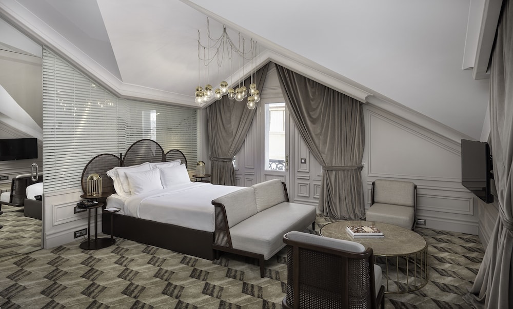 PENTHOUSE SUITE, CHALET, ANNEX