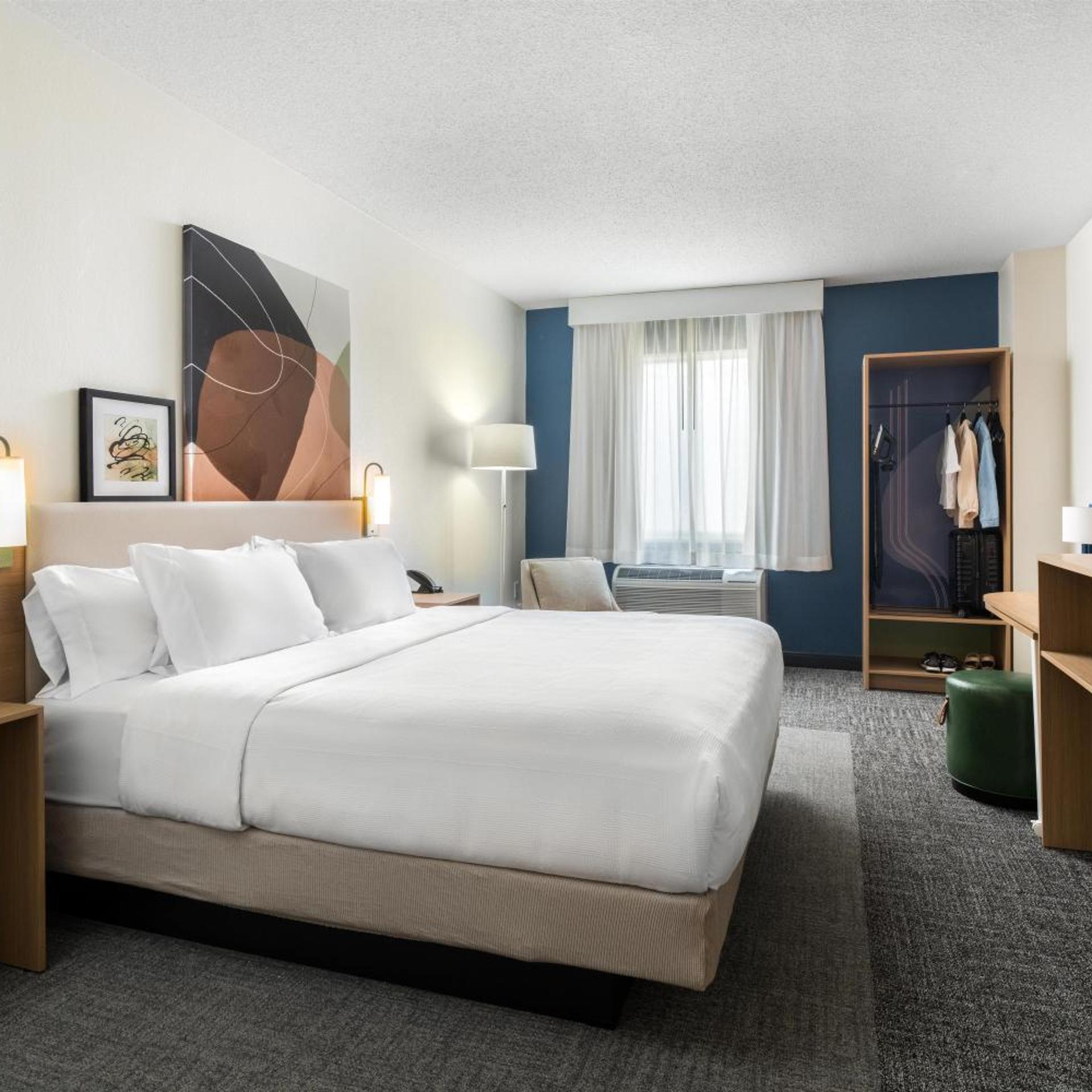 Room at Spark by Hilton Akron Fairlawn, AKRON - OH