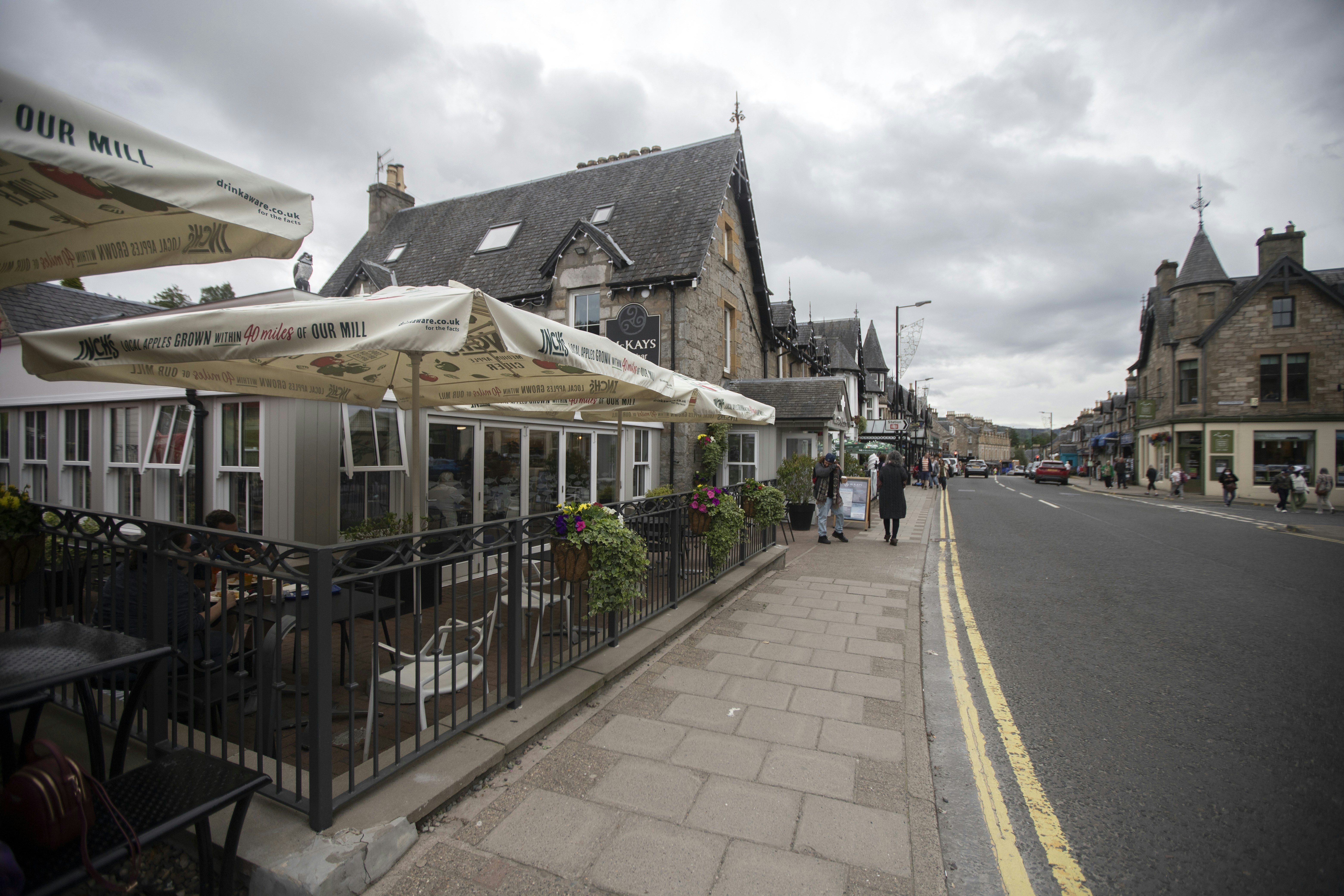 McKays Hotel Bar & Restaurant 5/33