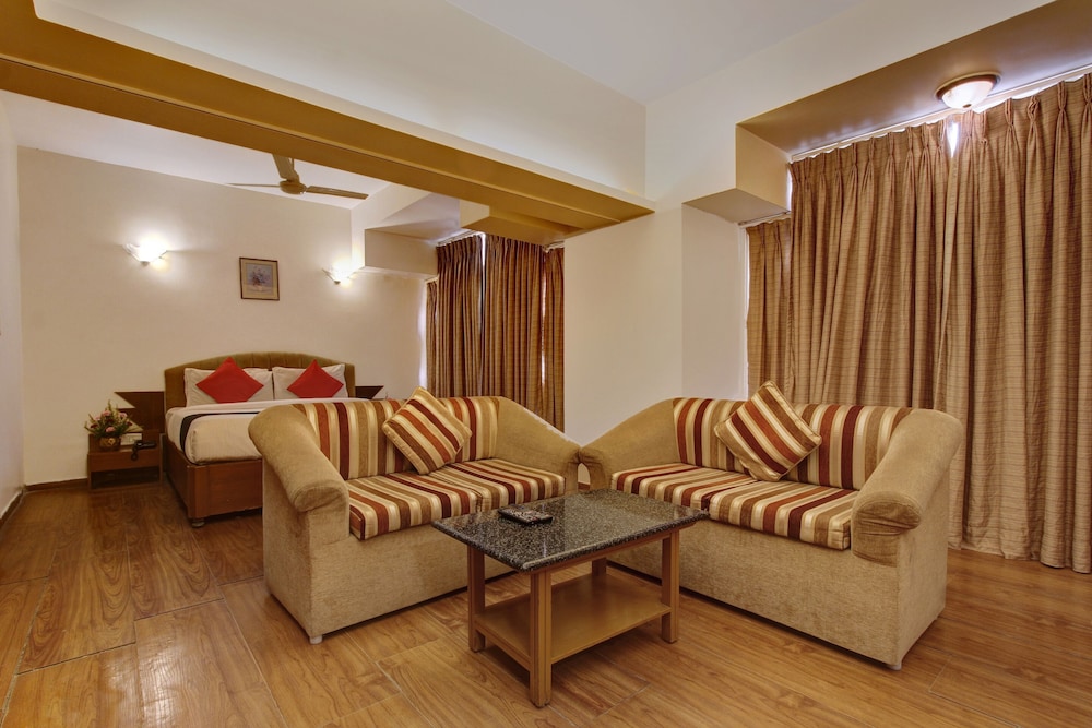 Oyo 8169 Hotel Salem Castle 19/32