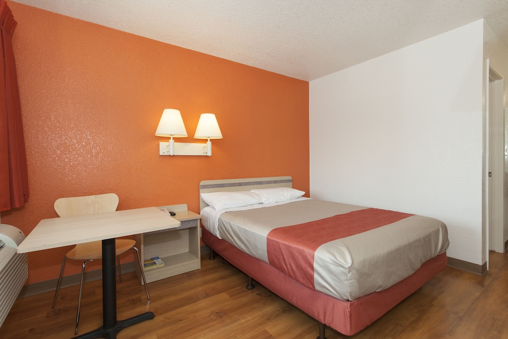 Motel6 Belmont, CA San Francisco Redwood City 35/61