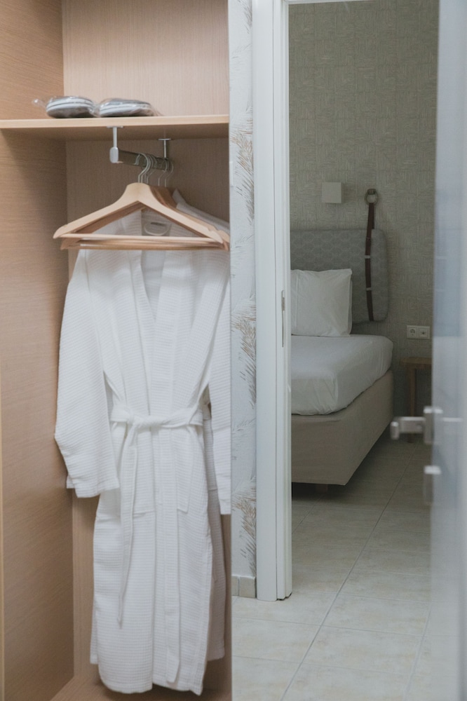 Elektra Hotel 44/44