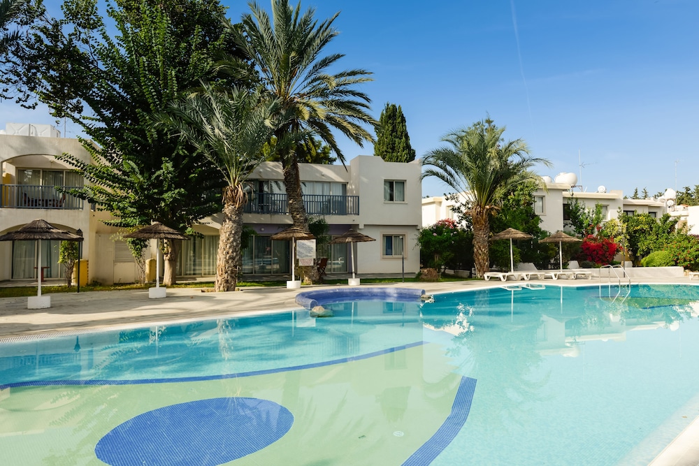 Paphos Gardens Apartments photo5