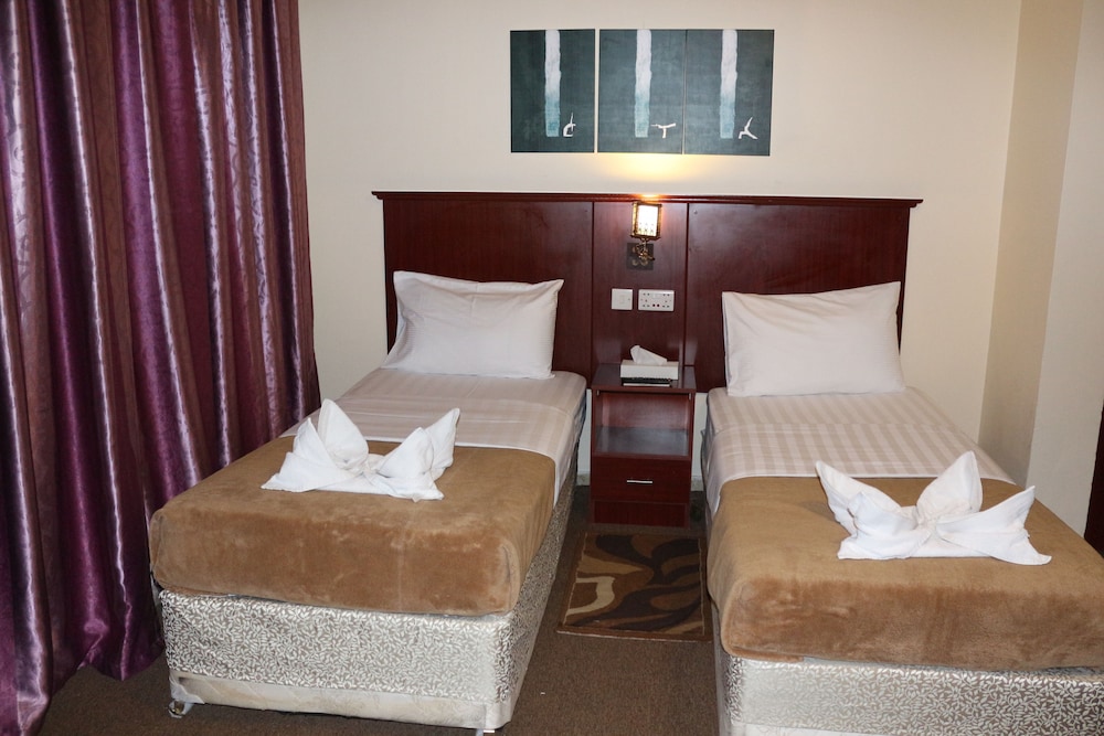 Mariana Hotel 20/50