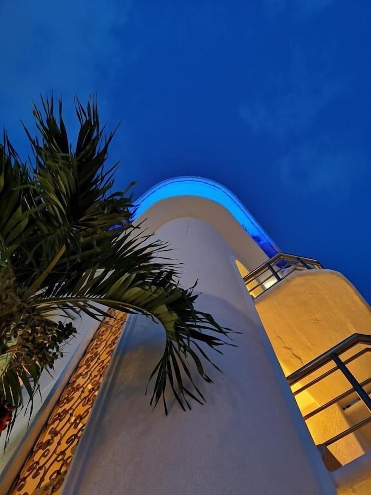 Hotel Blue Star Cancun 8/50