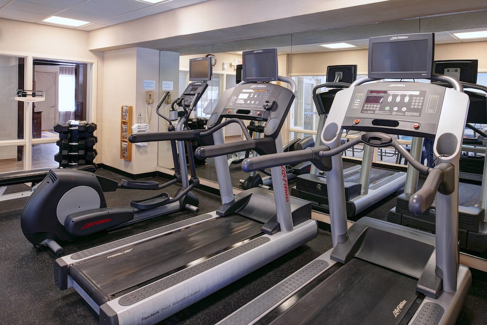 Fairfield Inn Suites By Marriott Detroit Farmington Hills 18/49