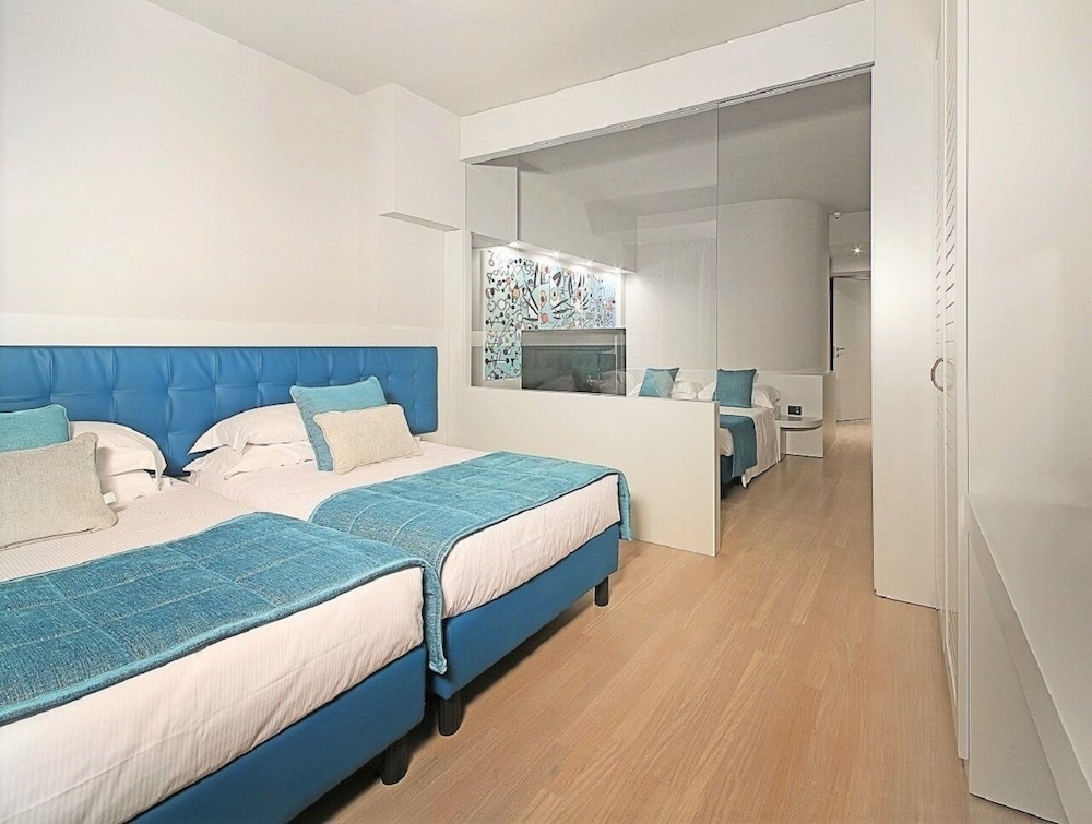 Family, Twin Beds, Lake Side, Lake View