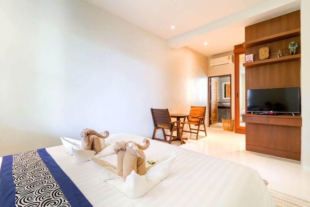 Surisa Seaview Pool Villas 13/38