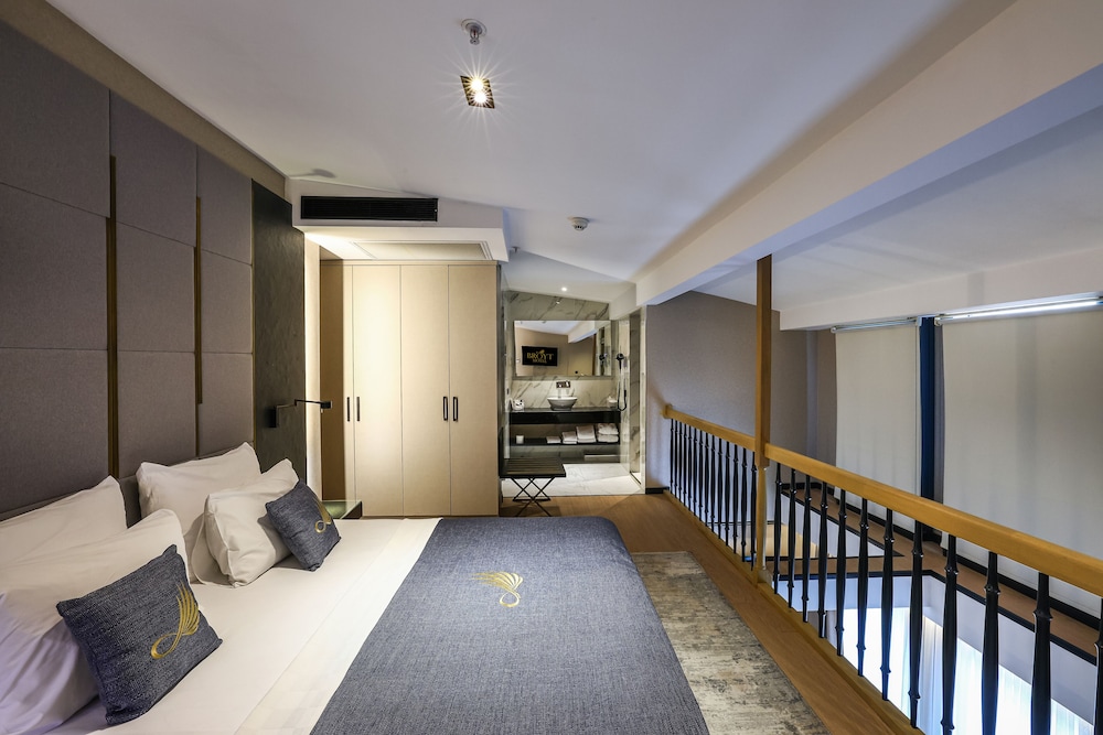 Broyt Hotel 15/50