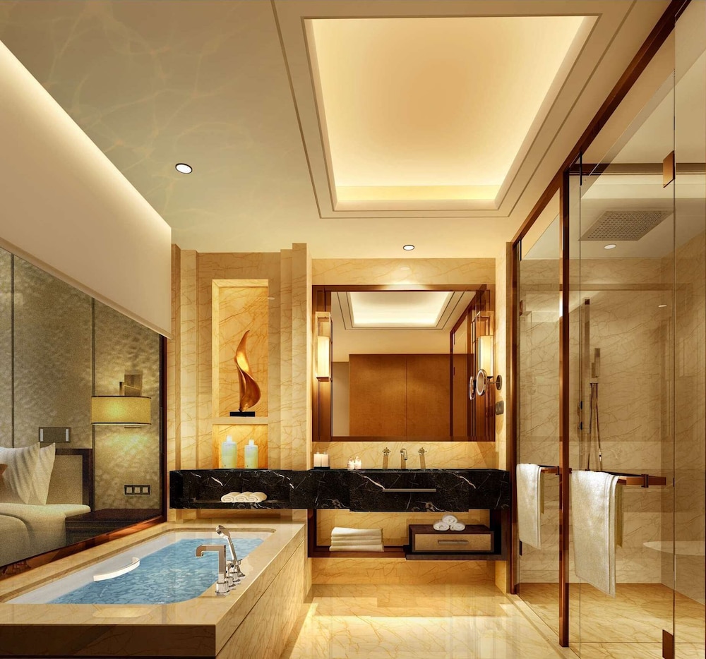 HILTON WUHAN RIVERSIDE 40/79