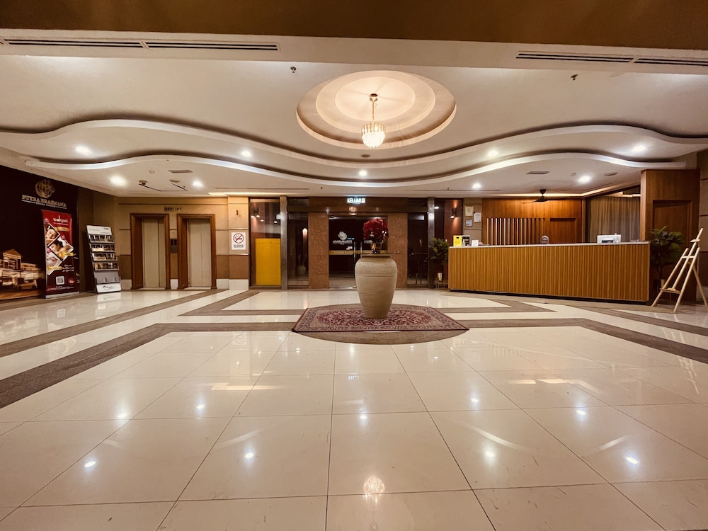 Putra Brasmana Hotel 3/29