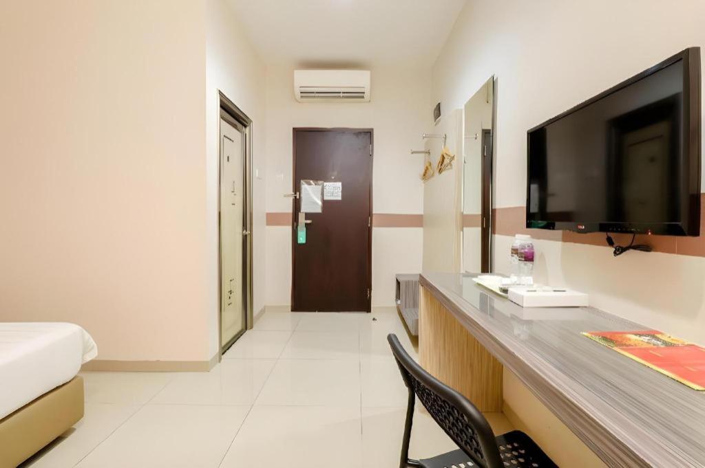 Lovina Inn Batam Center 49/49