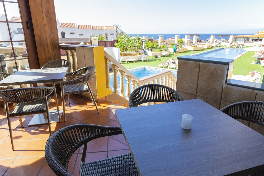 Villa De Adeje Beach 37/50