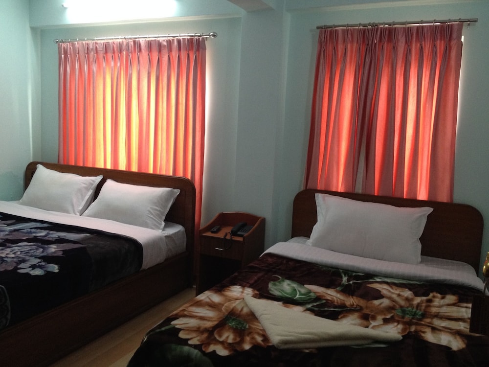 Shiva Shankar Hotel 15/32
