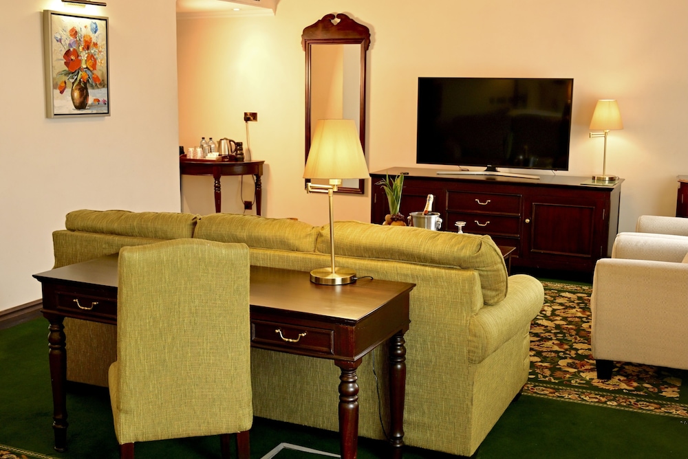 The Midland Hotel 32/50