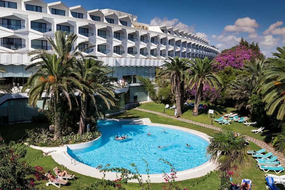 Phenicia Hotel 32/36