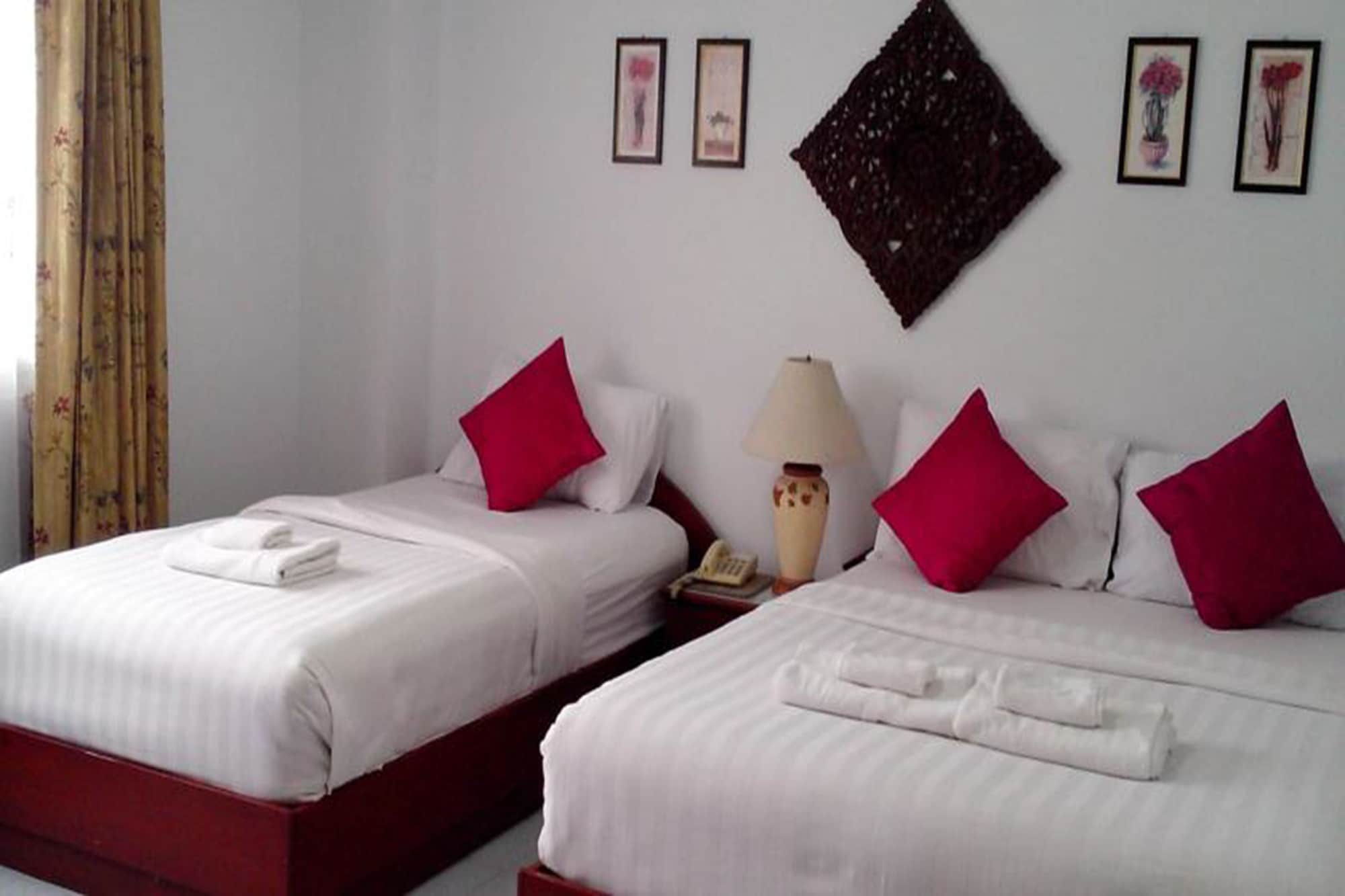 DELUXE, TWIN BEDS