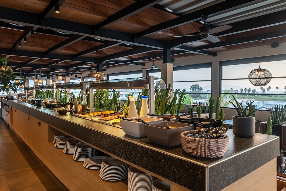 More Meni Residence and Suites 40/50