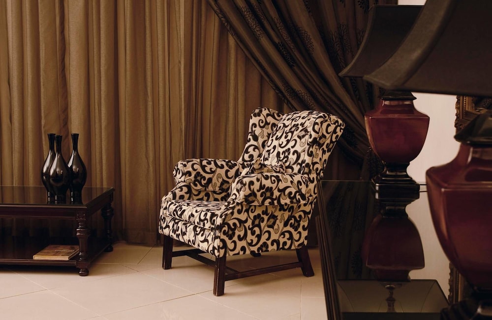 Apollo Hotel 32/79